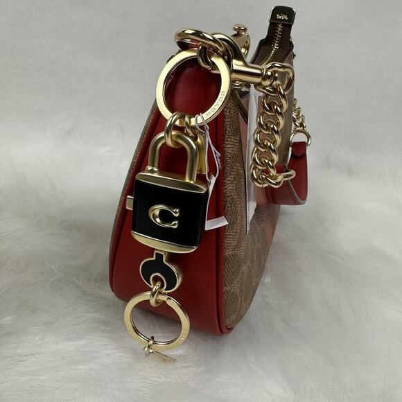 Coach Lock And Key Bag Charm Key Ring C1679 Gold/Black NWT + Original Dust Bag - Picture 3 of 5